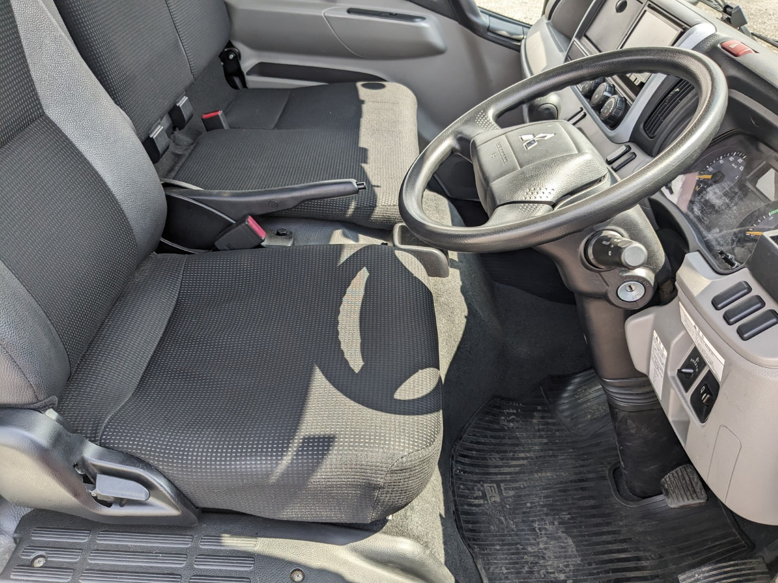 三菱 キャンター TPG-FEA50(2WD)の写真29