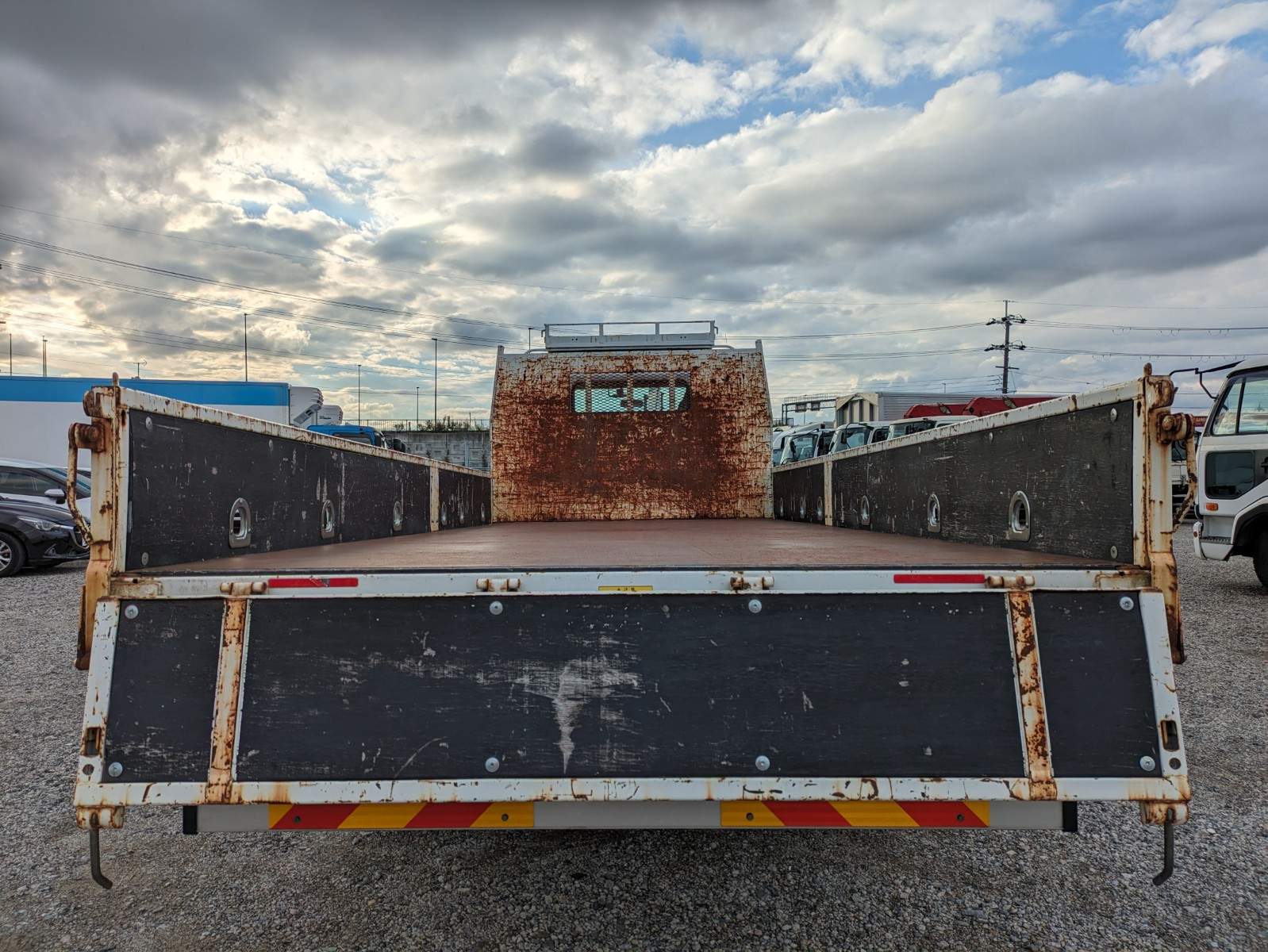 三菱 キャンター TPG-FEBS0(2WD)の写真12