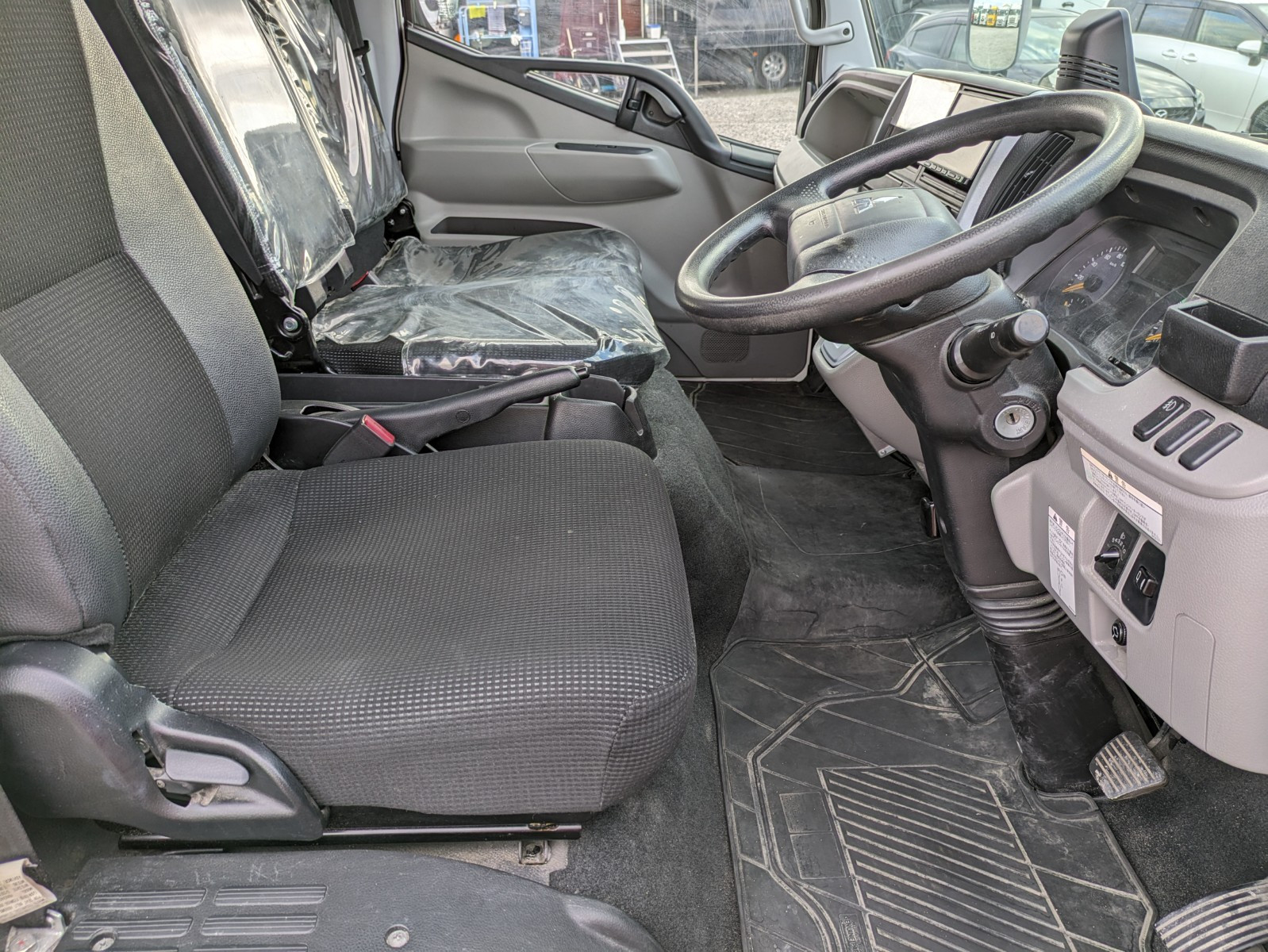 三菱 キャンター TPG-FEBS0(2WD)の写真28