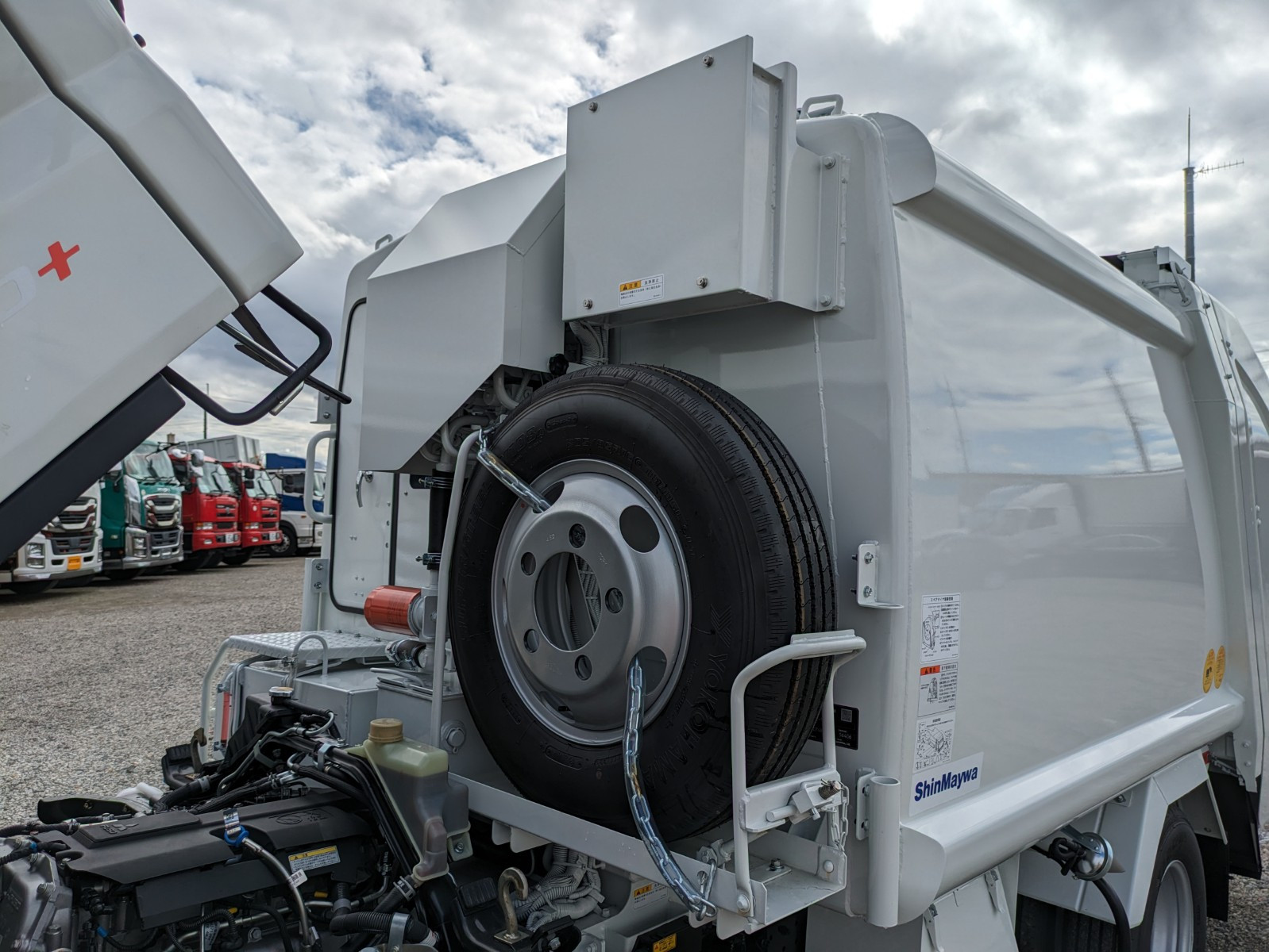 三菱 キャンター 2RG-FEAV0(2WD)の写真35