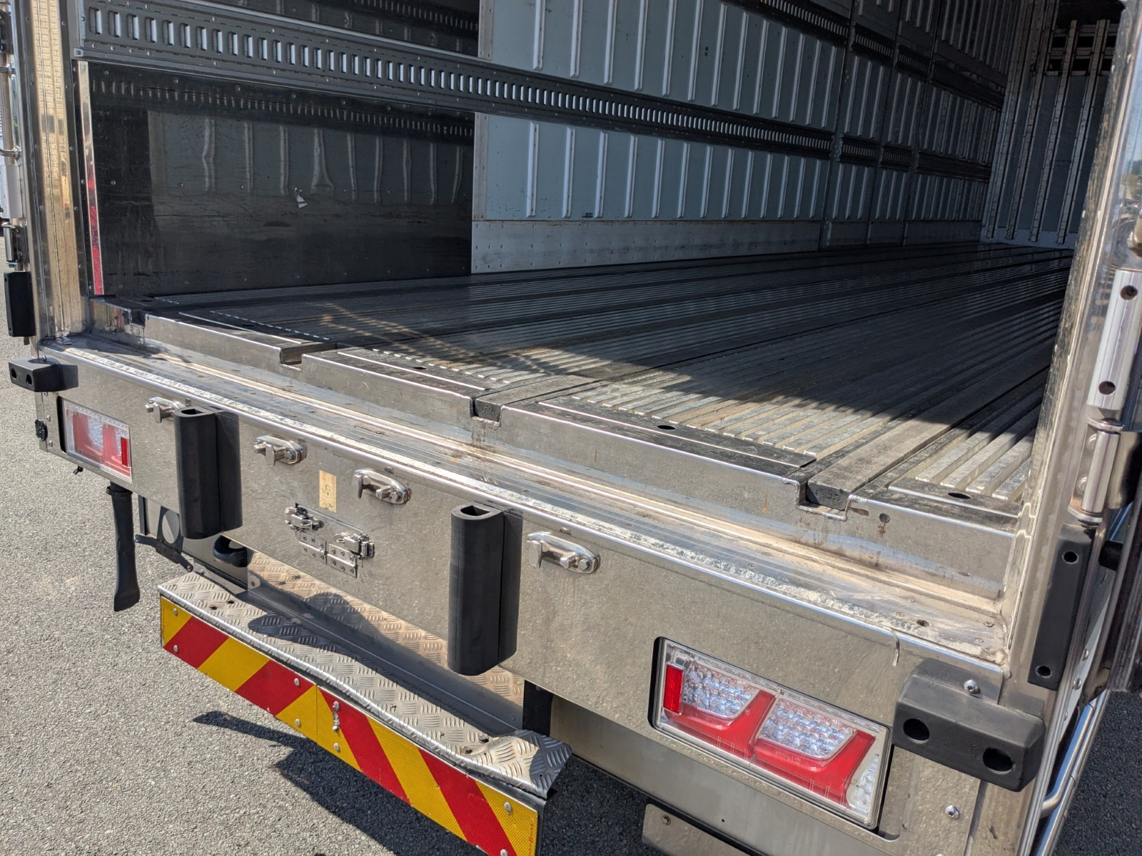 日野 プロフィア 2DG-FW1AHG(8x4)の写真21