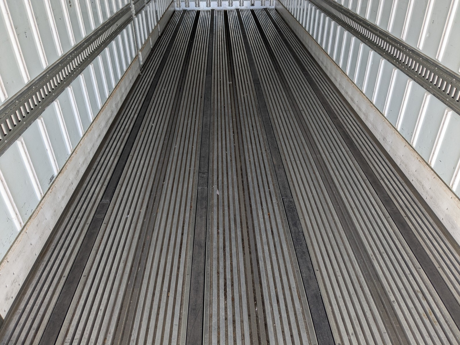 日野 プロフィア 2DG-FW1AHG(8x4)の写真23