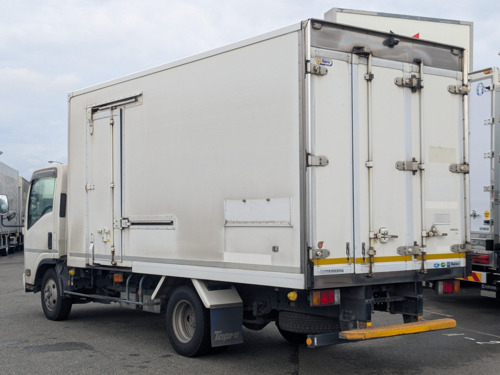 いすゞ エルフ 2RG-NPR88AN(2WD)の写真5