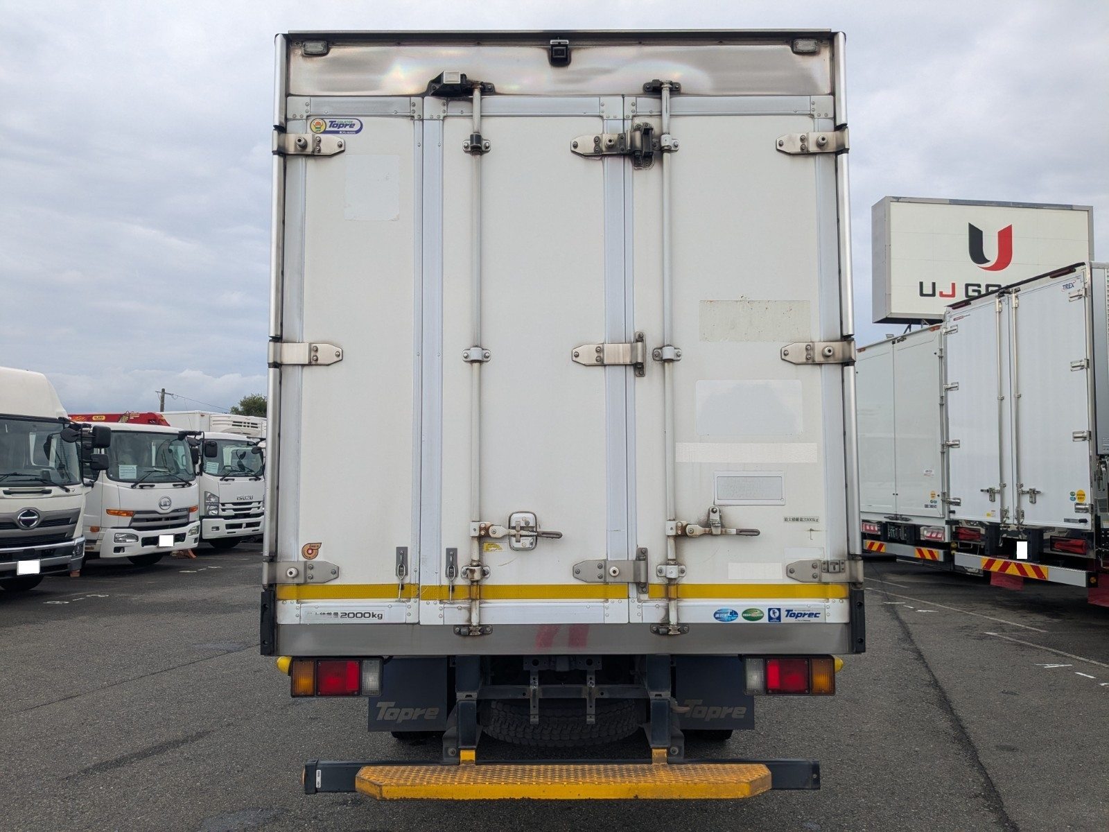 いすゞ エルフ 2RG-NPR88AN(2WD)の写真6