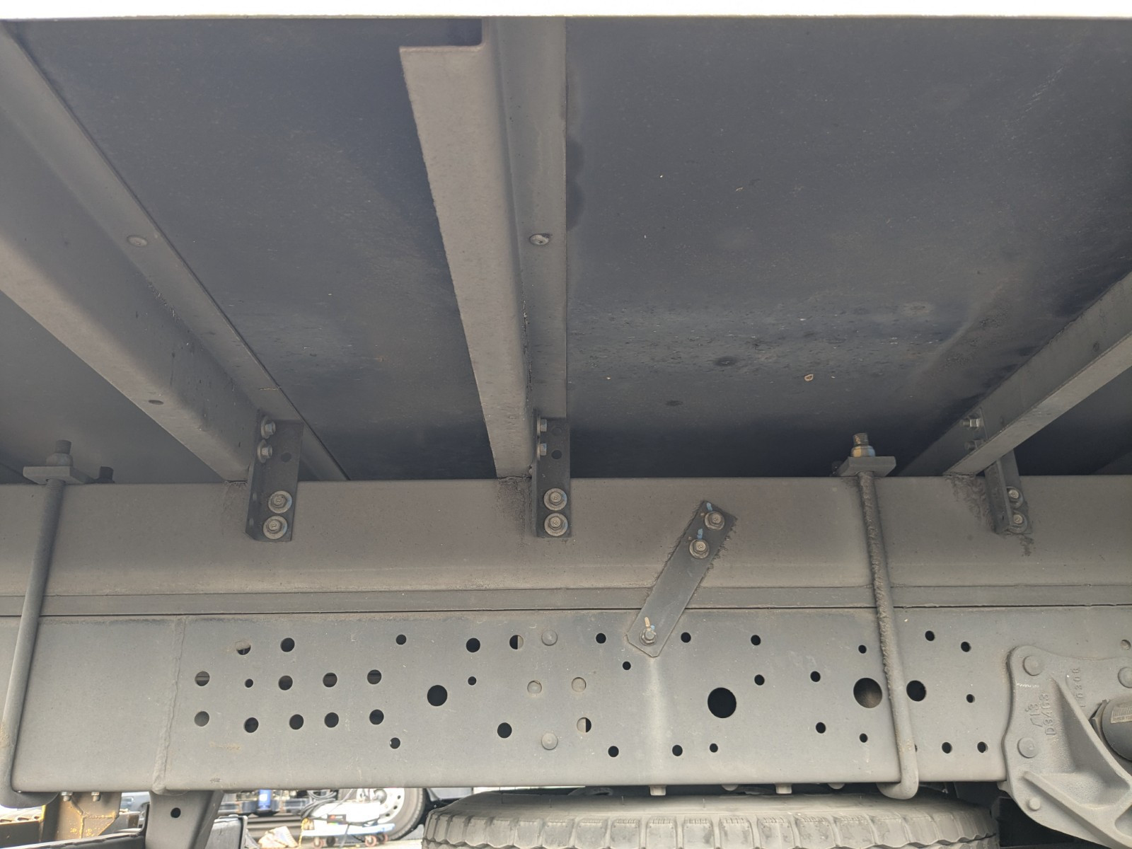 いすゞ エルフ 2RG-NPR88AN(2WD)の写真33