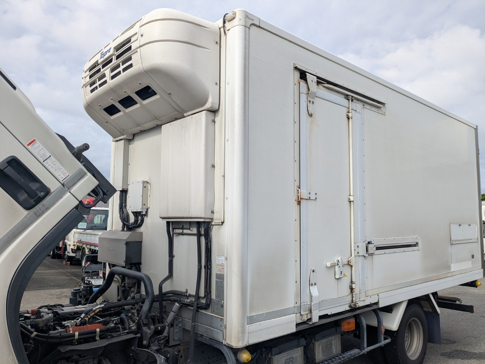 いすゞ エルフ 2RG-NPR88AN(2WD)の写真41