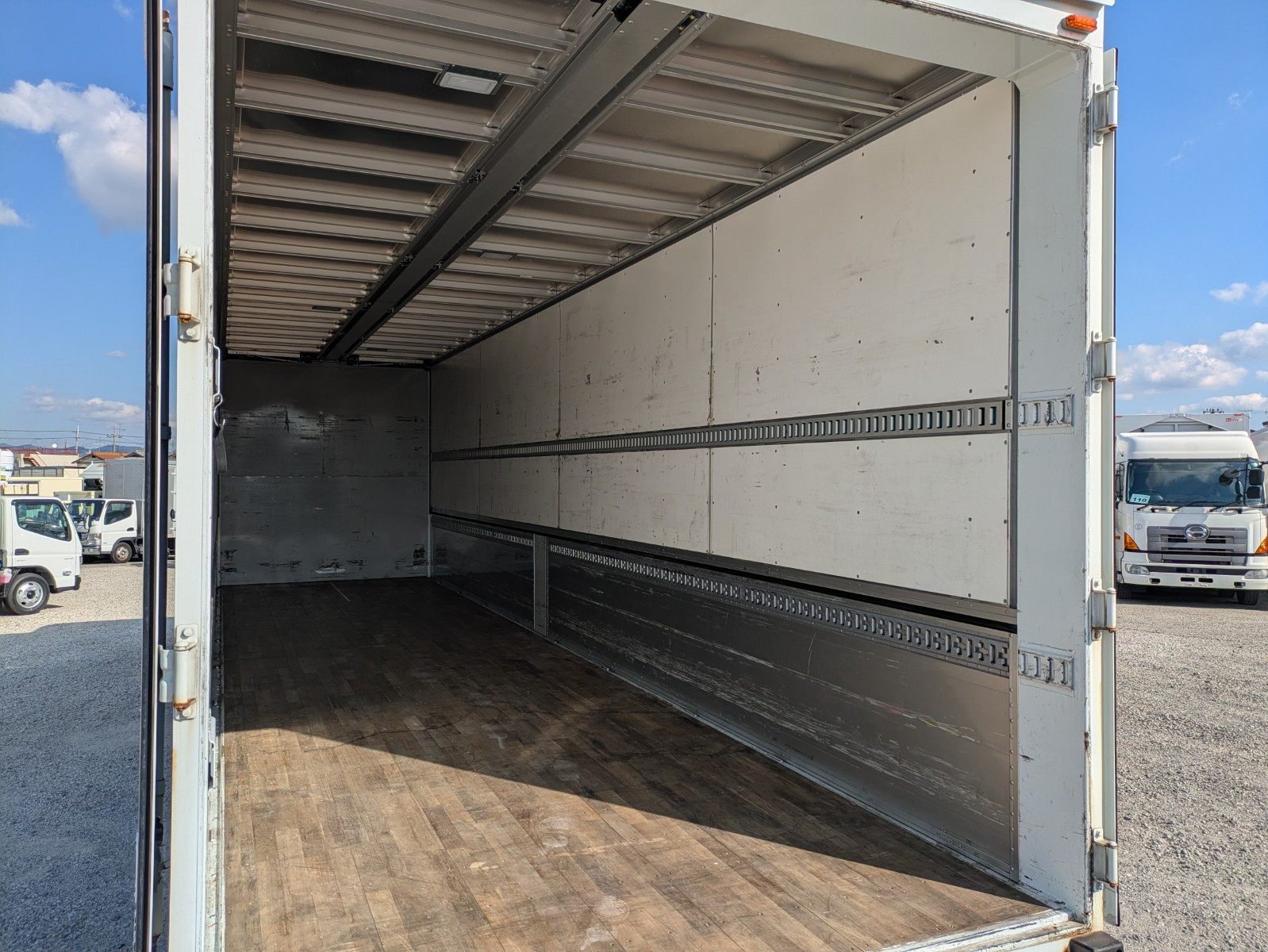 ＵＤ クオン 2PG-CG5CA(8x4)の写真17