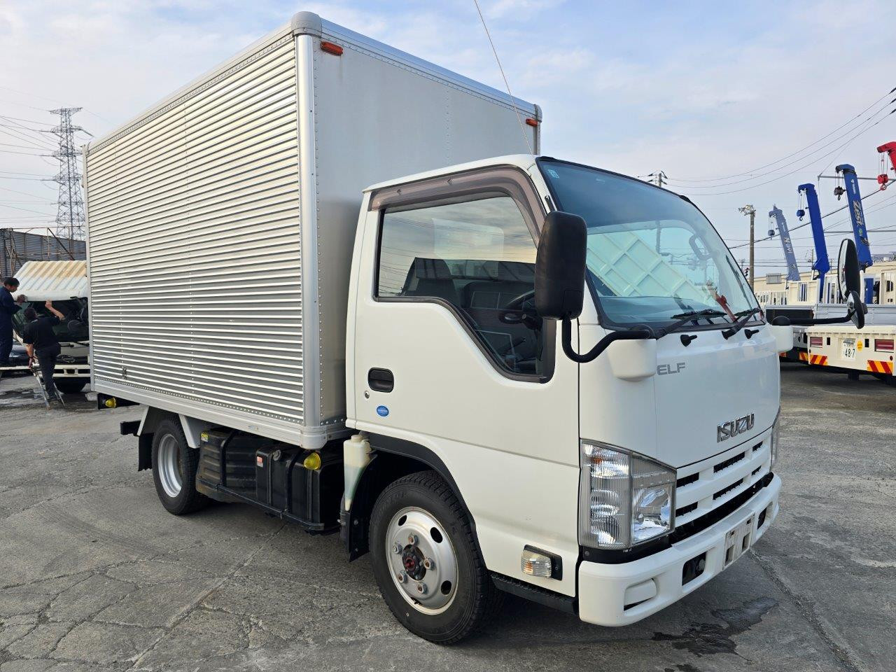 いすゞ エルフ TKG-NHS85AN(4WD)の写真3