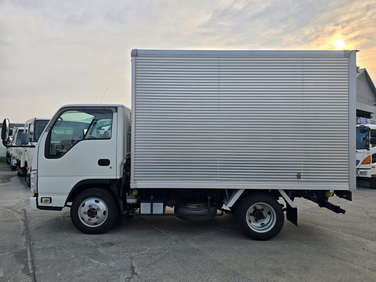 いすゞ エルフ TKG-NHS85AN(4WD)の写真5