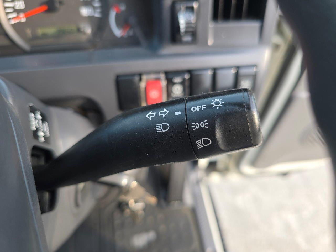 いすゞ エルフ TKG-NHS85AN(4WD)の写真25