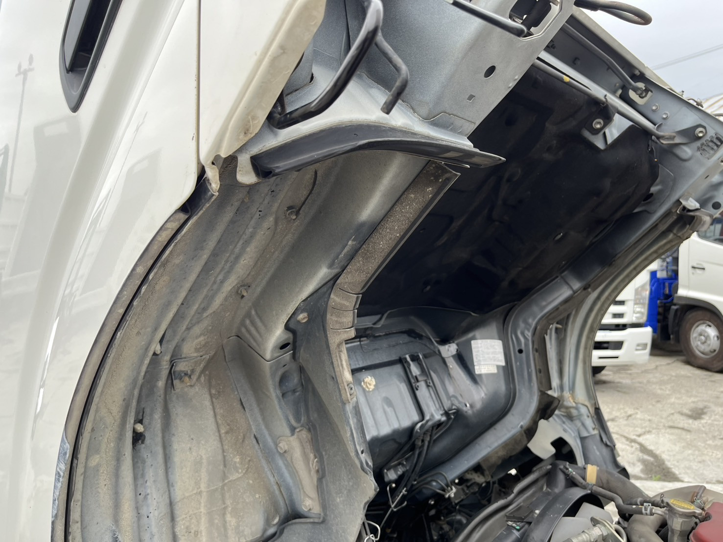 日野 デュトロ TKG-XZU695M(4WD)の写真29