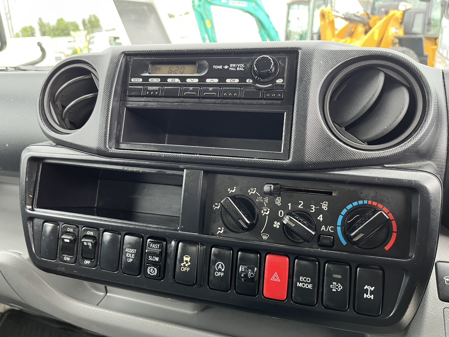 日野 デュトロ TKG-XZU695M(4WD)の写真46