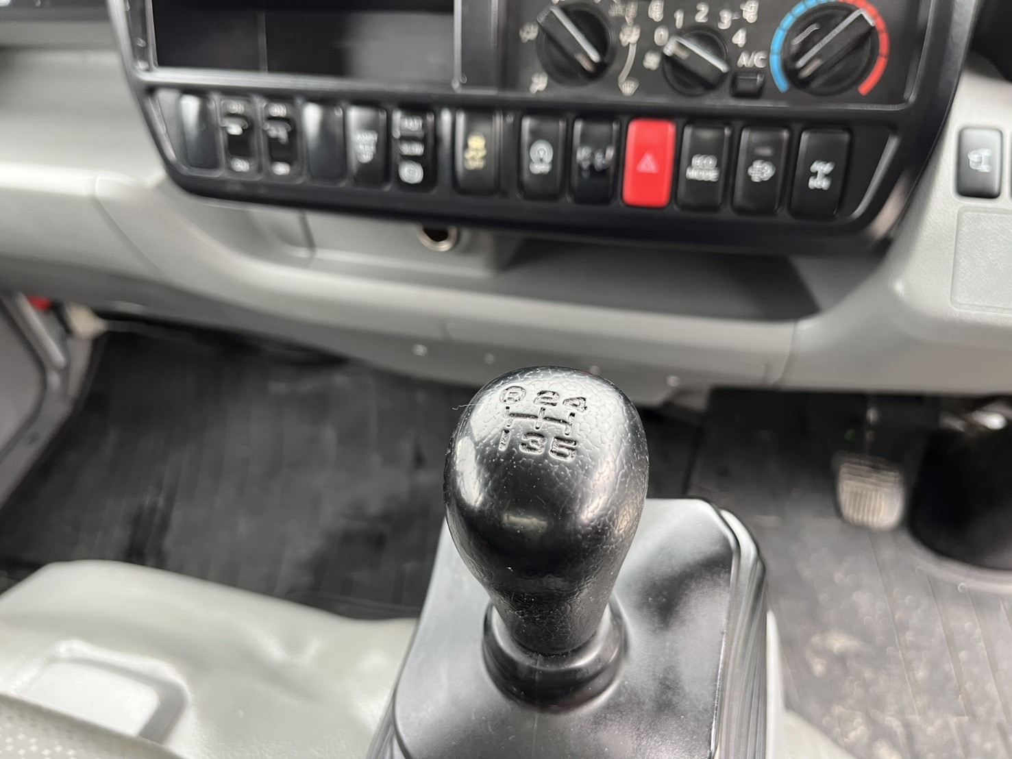 日野 デュトロ TKG-XZU695M(4WD)の写真47