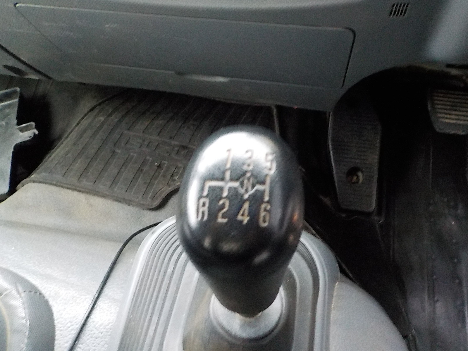 いすゞ フォワード TKG-FRR90S2(2WD)の写真35