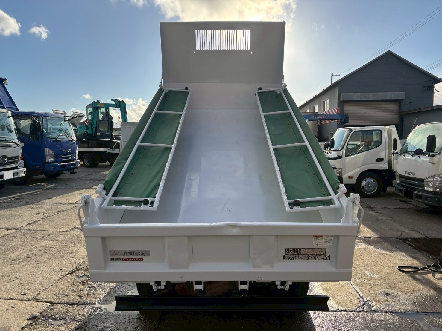 三菱 キャンター TPG-FBA60(2WD)の写真8