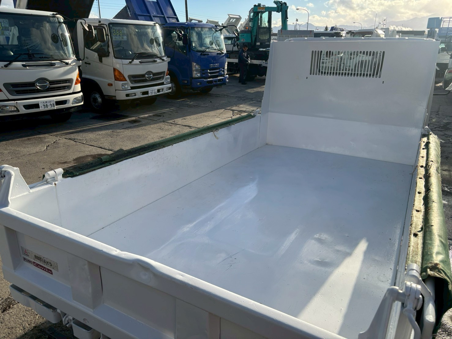 三菱 キャンター TPG-FBA60(2WD)の写真11