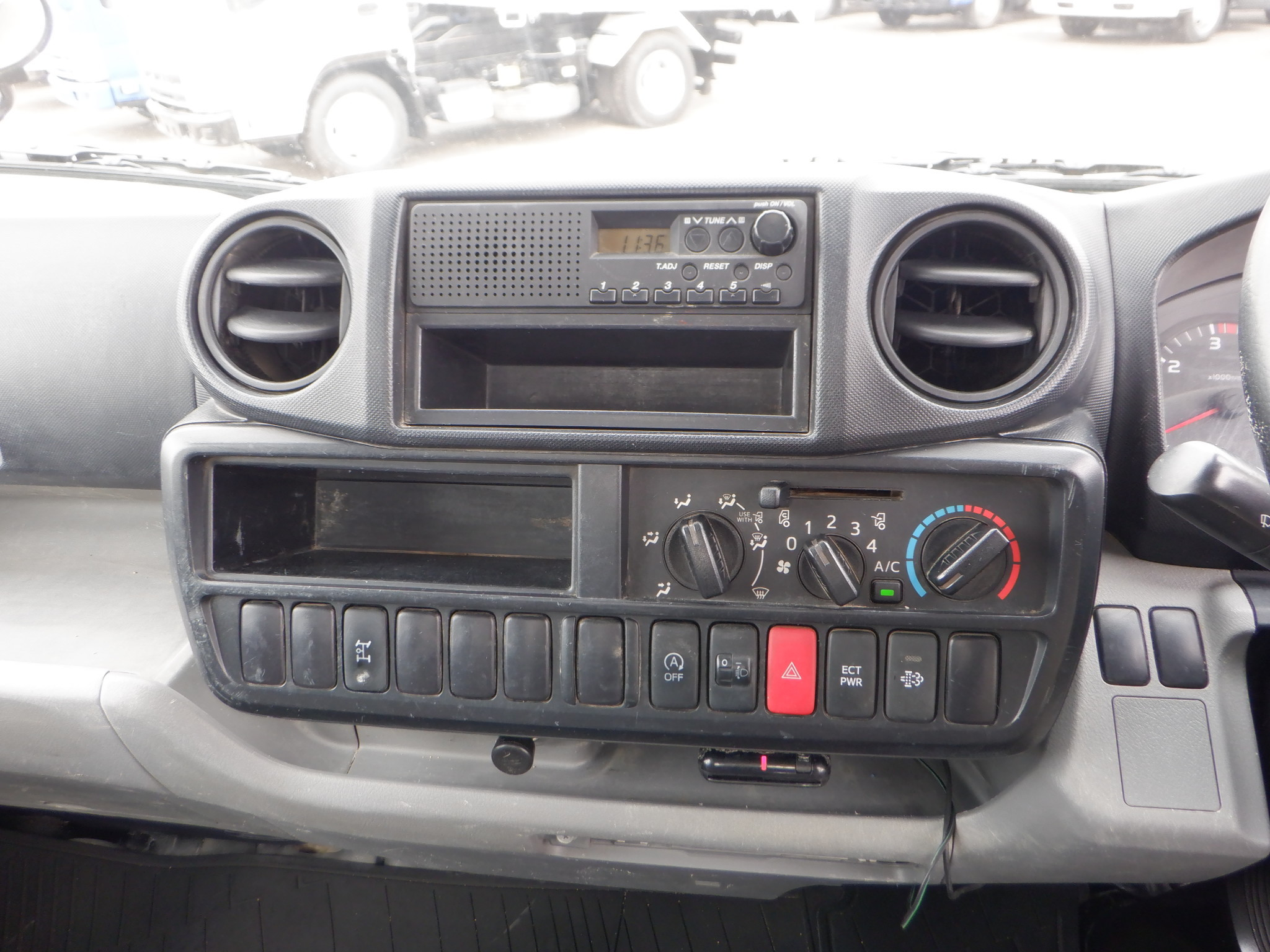 日野 デュトロ TKG-XZC610T(2WD)の写真45