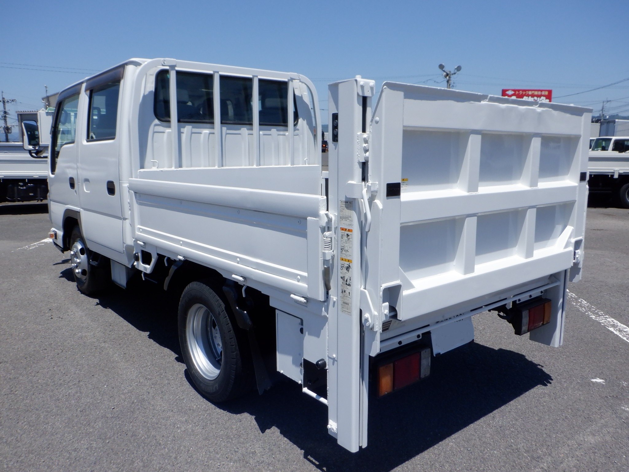 いすゞ エルフ TPG-NJR85A(2WD)の写真6