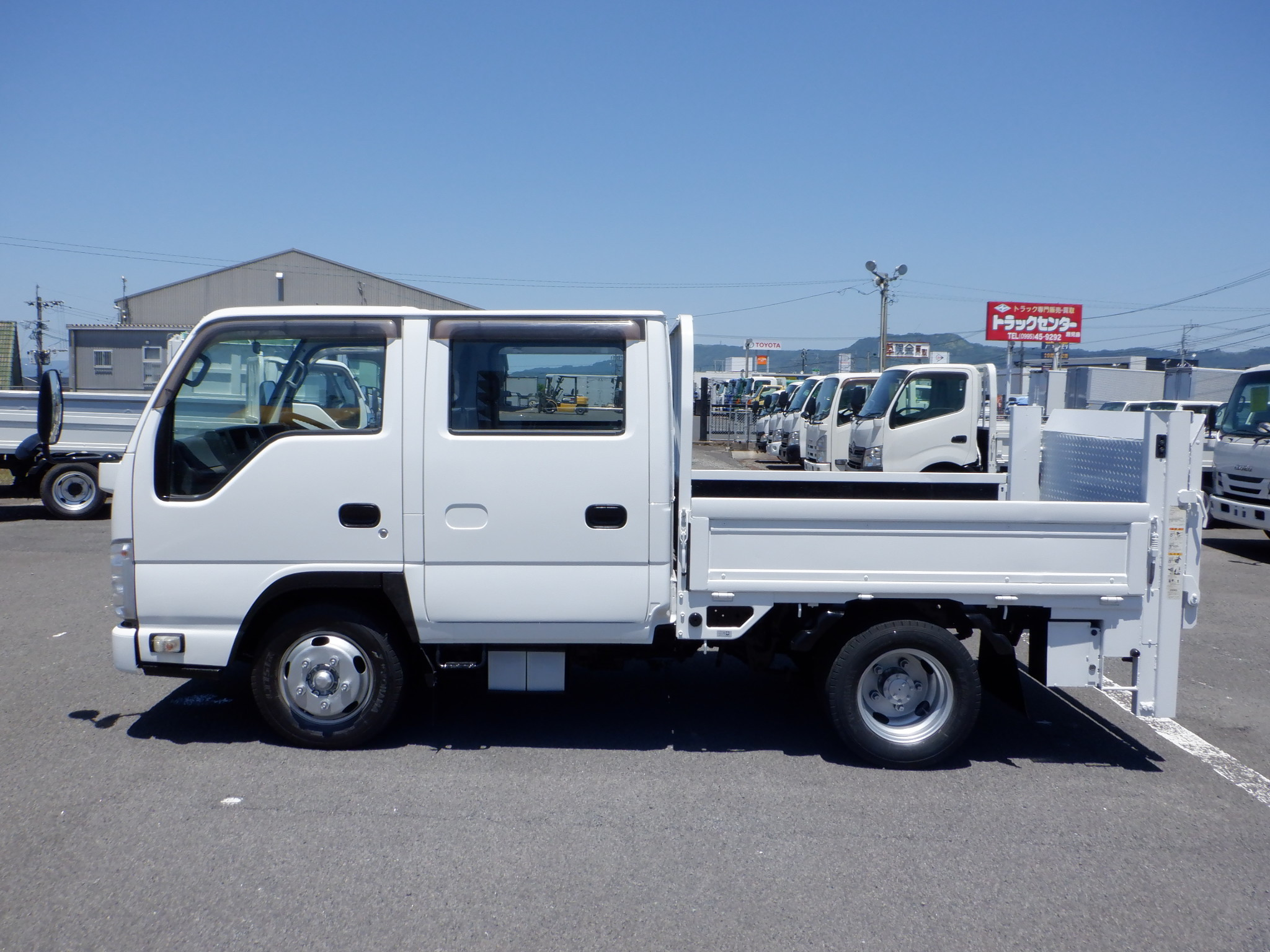 いすゞ エルフ TPG-NJR85A(2WD)の写真7