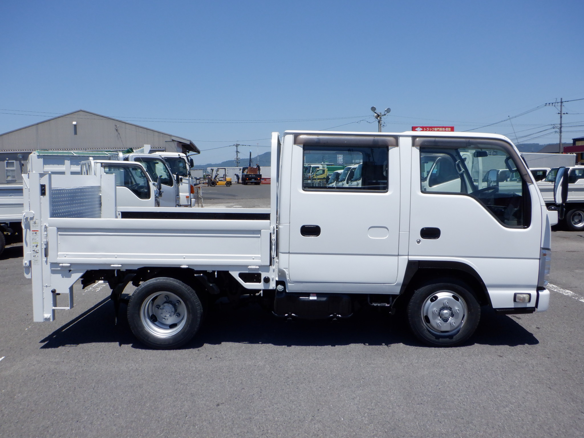いすゞ エルフ TPG-NJR85A(2WD)の写真8