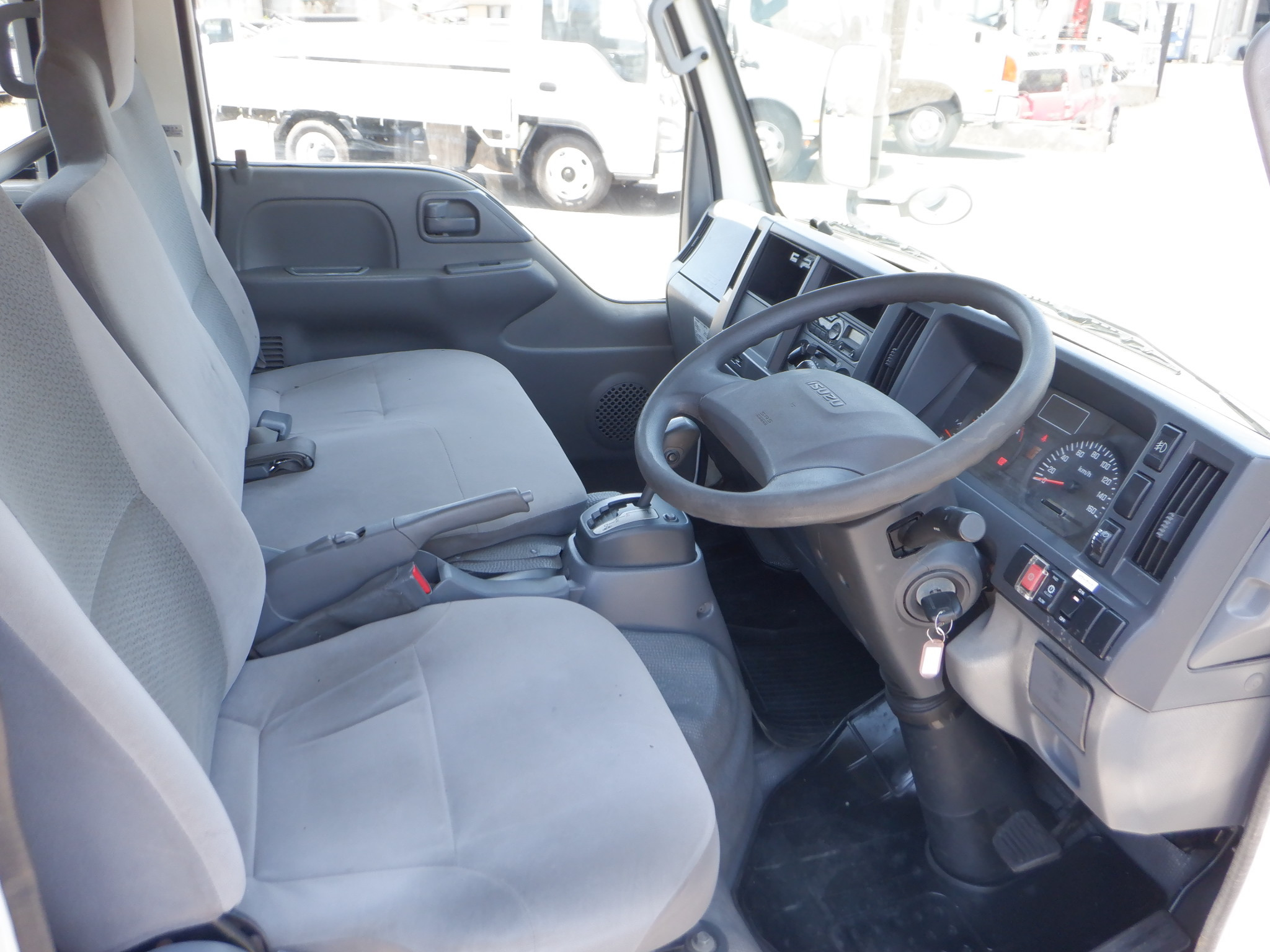 いすゞ エルフ TPG-NJR85A(2WD)の写真28