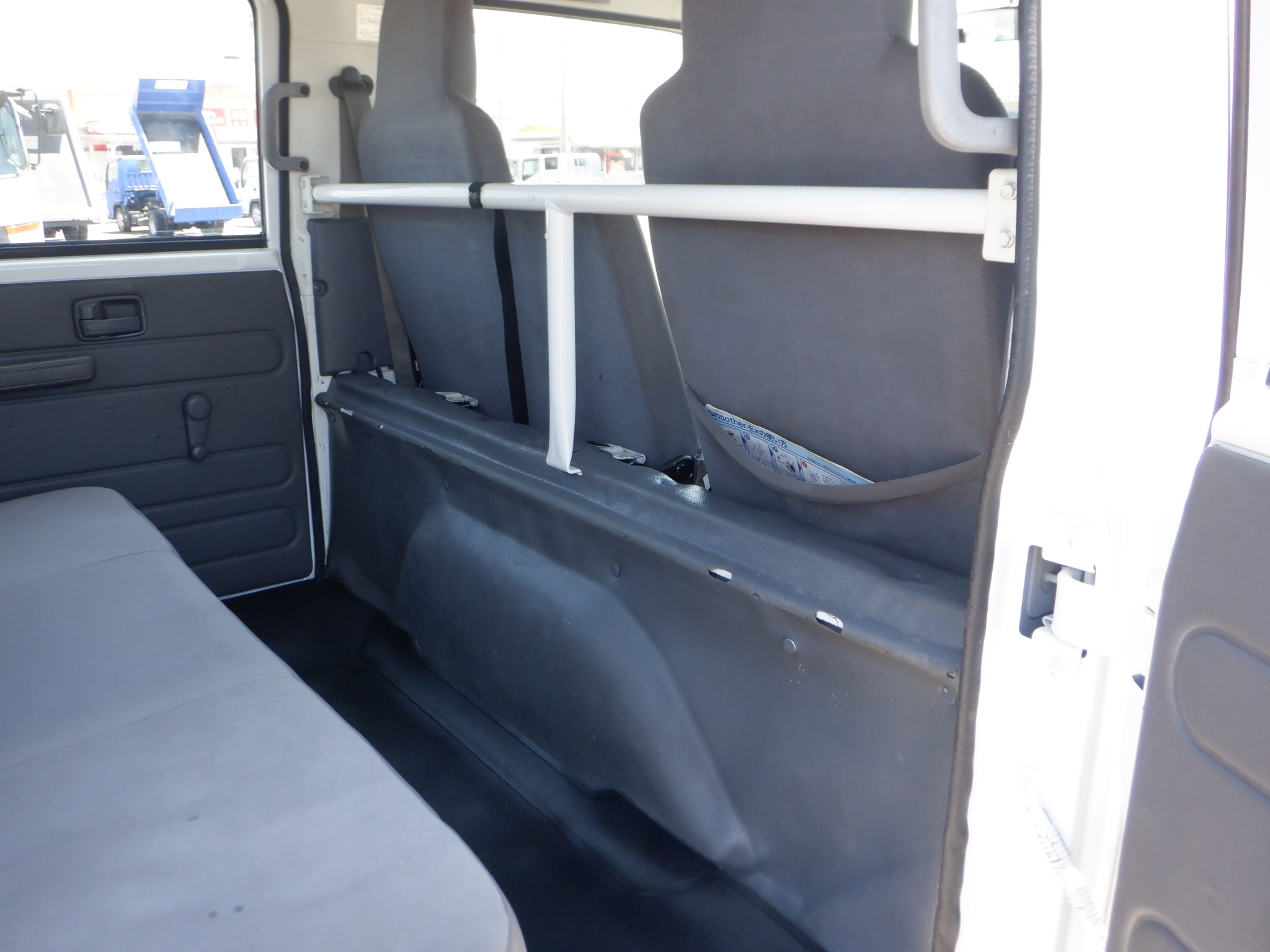 いすゞ エルフ TPG-NJR85A(2WD)の写真38