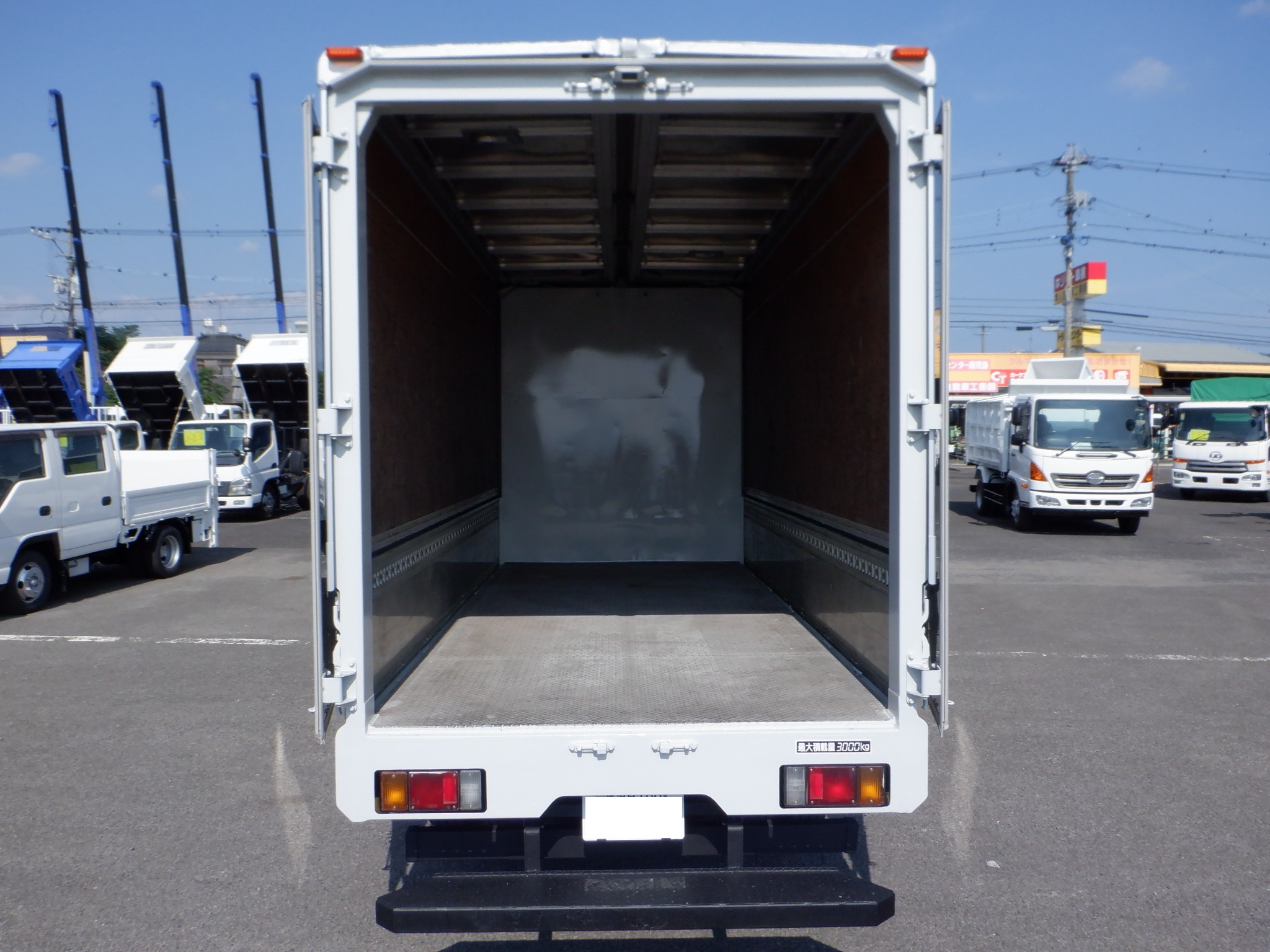 いすゞ エルフ TKG-NMR85N(2WD)の写真3