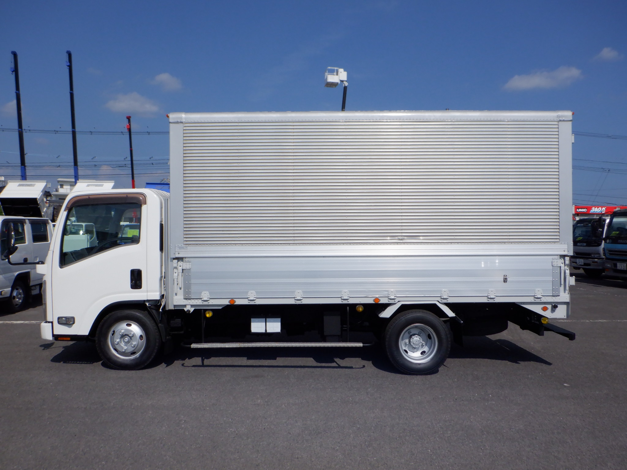 いすゞ エルフ TKG-NMR85N(2WD)の写真7