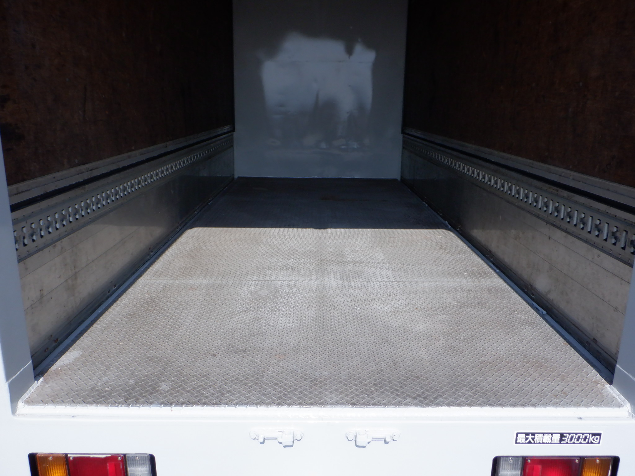 いすゞ エルフ TKG-NMR85N(2WD)の写真10