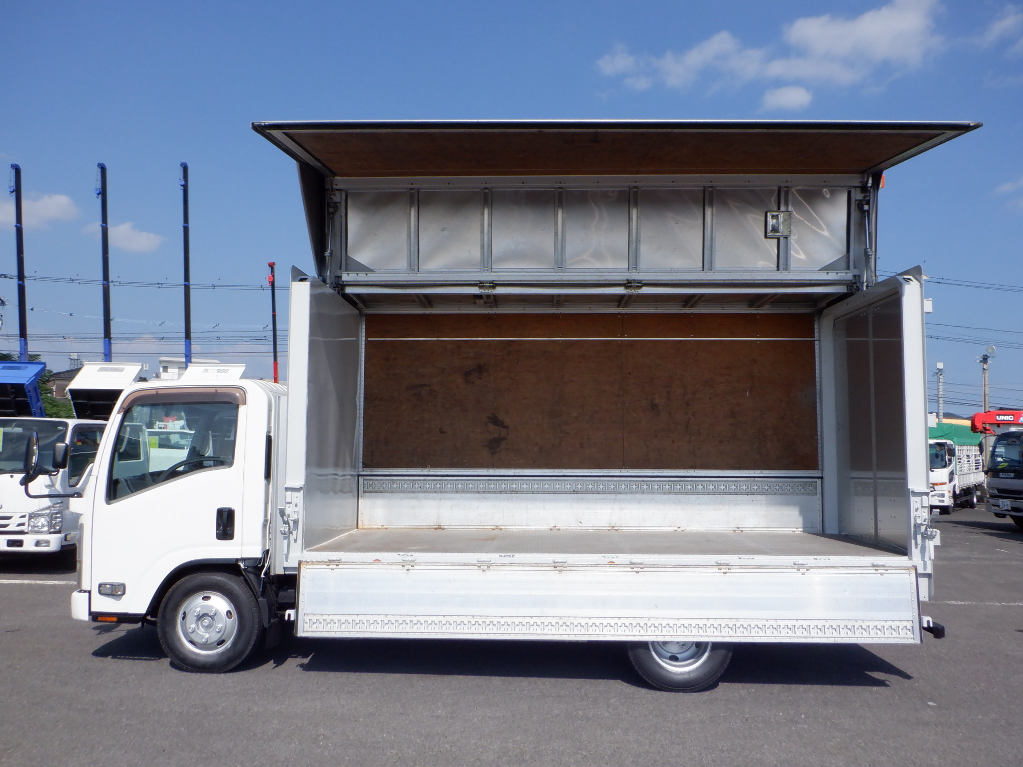 いすゞ エルフ TKG-NMR85N(2WD)の写真19