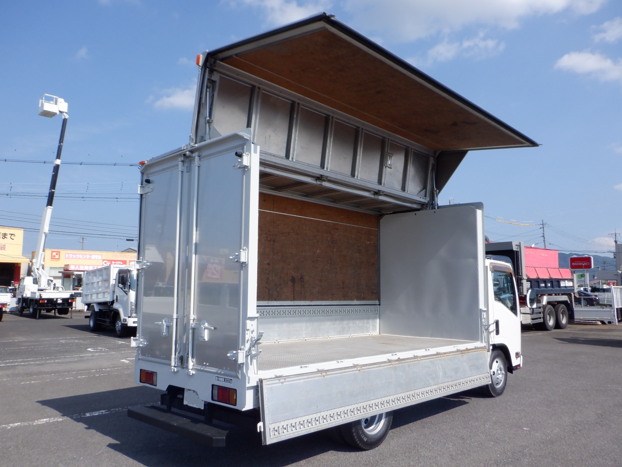 いすゞ エルフ TKG-NMR85N(2WD)の写真21