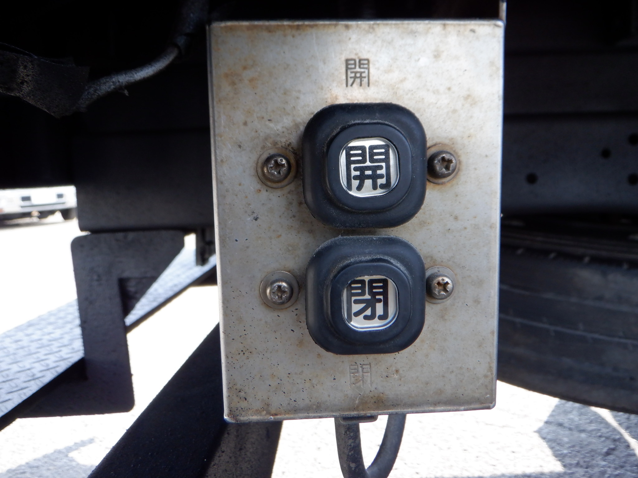 いすゞ エルフ TKG-NMR85N(2WD)の写真23