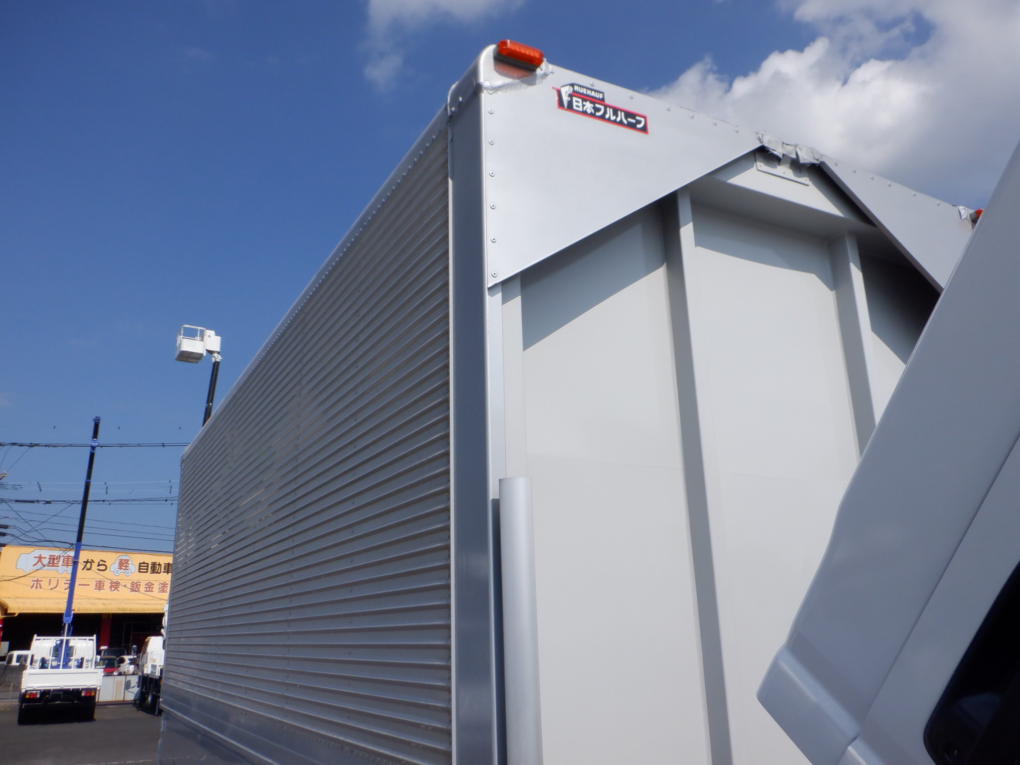 いすゞ エルフ TKG-NMR85N(2WD)の写真33