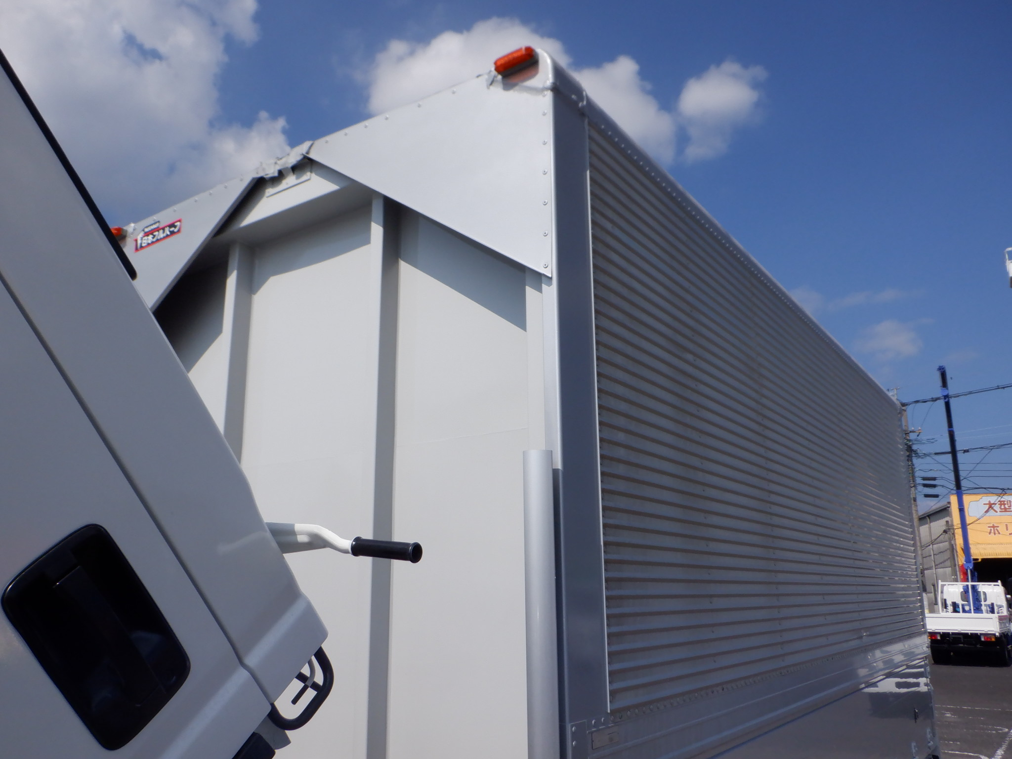 いすゞ エルフ TKG-NMR85N(2WD)の写真34