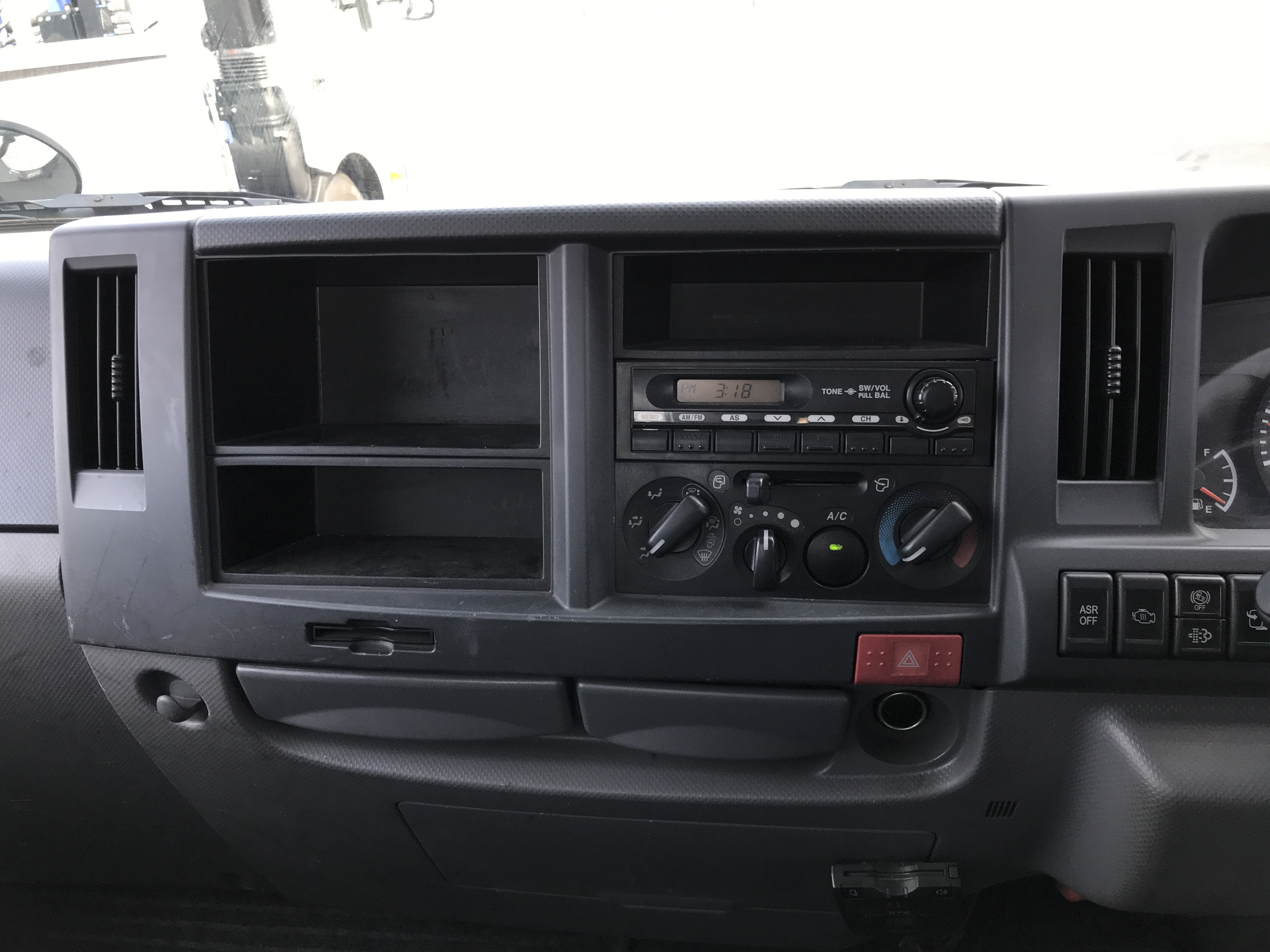 いすゞ エルフ TKG-NKR85ANの写真10