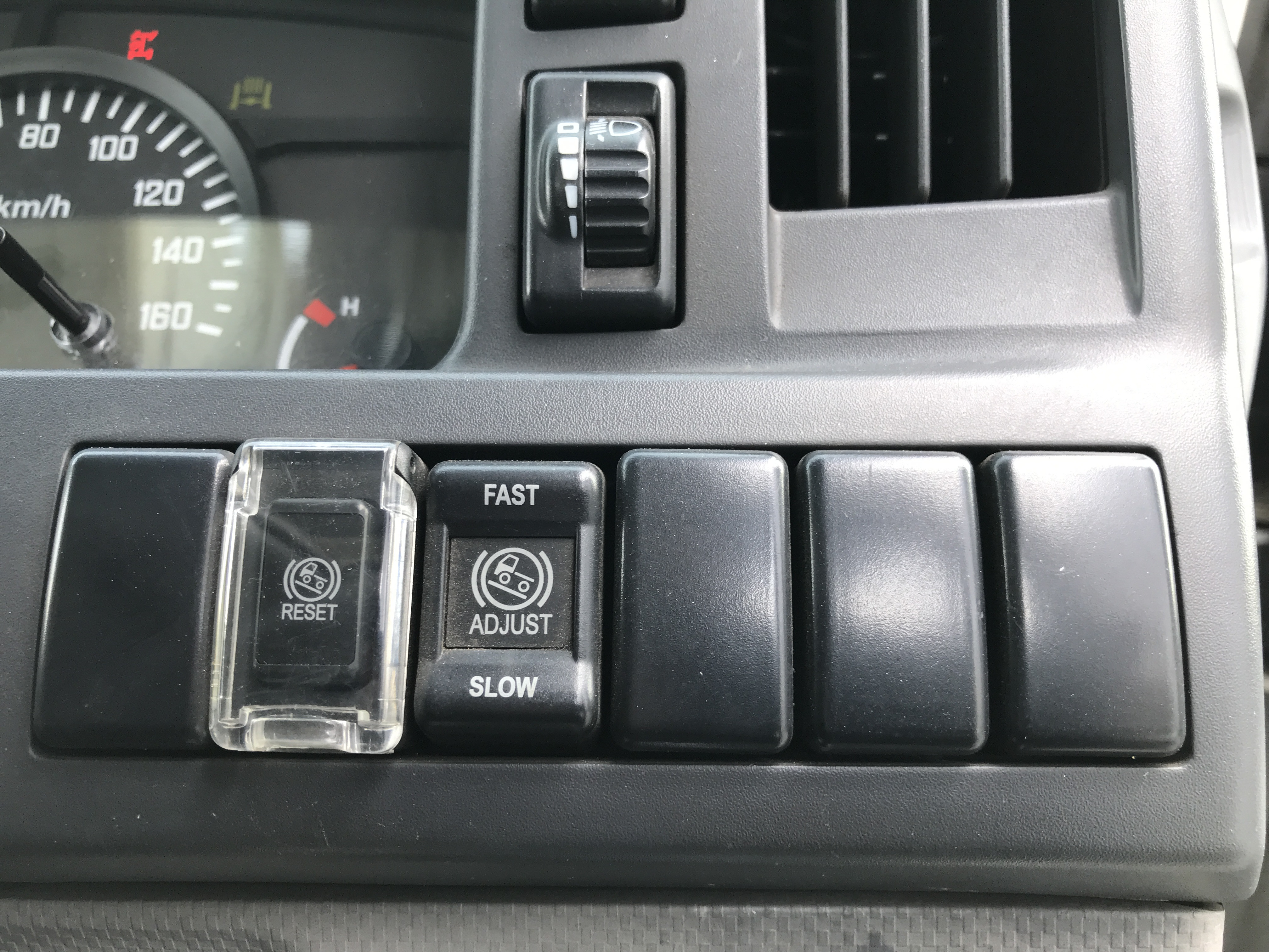 いすゞ エルフ TKG-NKR85ANの写真12