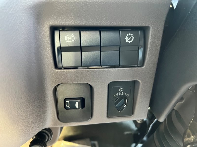 三菱 キャンター 2RG-FBA20(2WD)の写真11