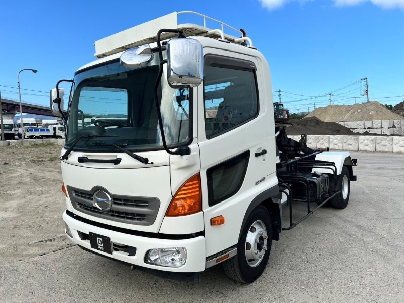 日野 レンジャー TKG-FC9JEAAの写真2