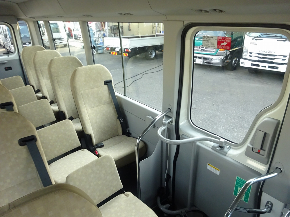 トヨタ コースター 2KG-GDB70(2WD)の写真16