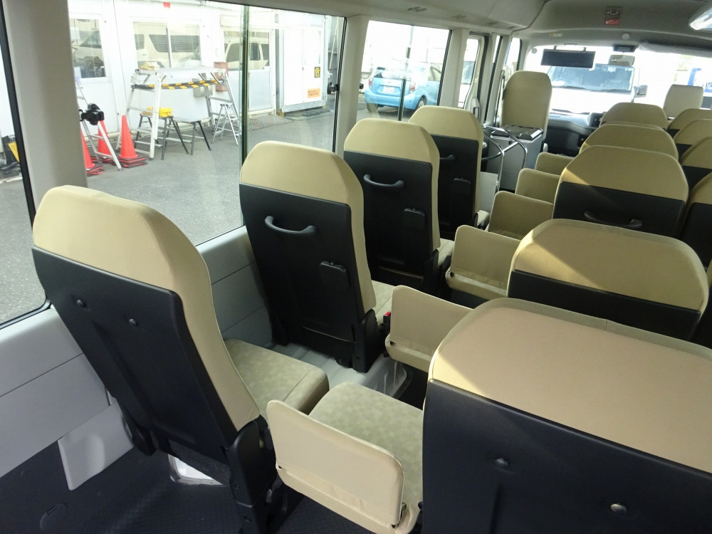 トヨタ コースター 2KG-GDB70(2WD)の写真17