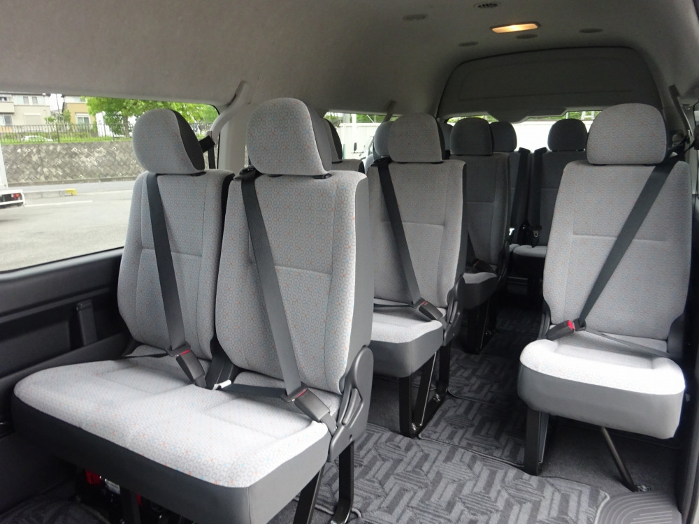 トヨタ ハイエースコミューター 3DF-GDH223B(2WD)の写真14