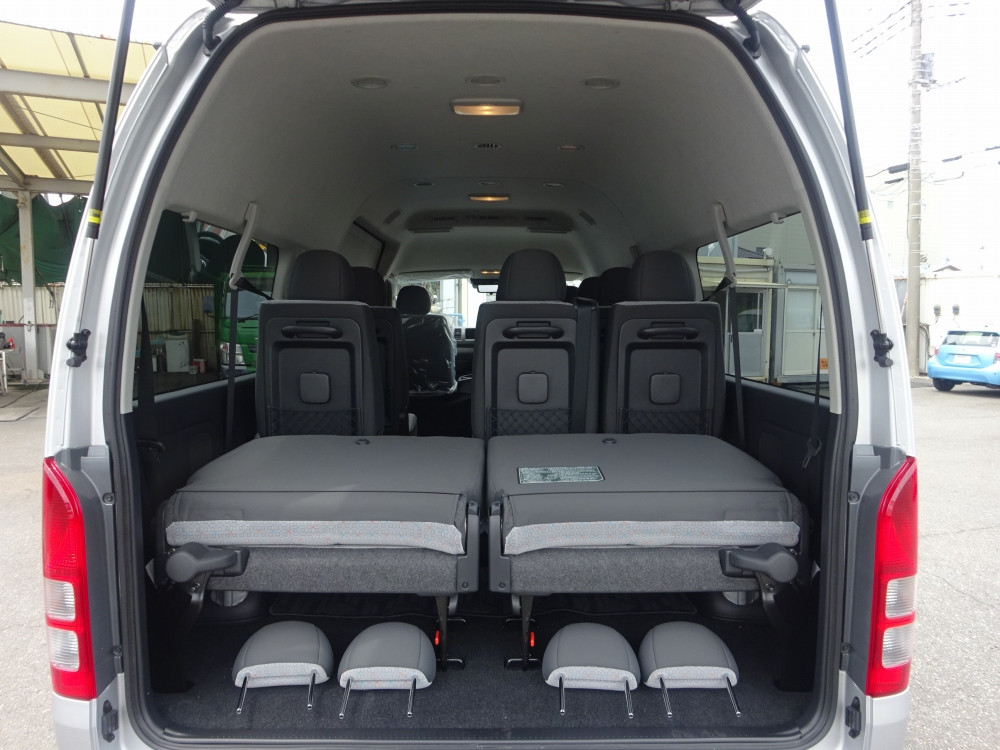 トヨタ ハイエースコミューター 3DF-GDH223B(2WD)の写真18