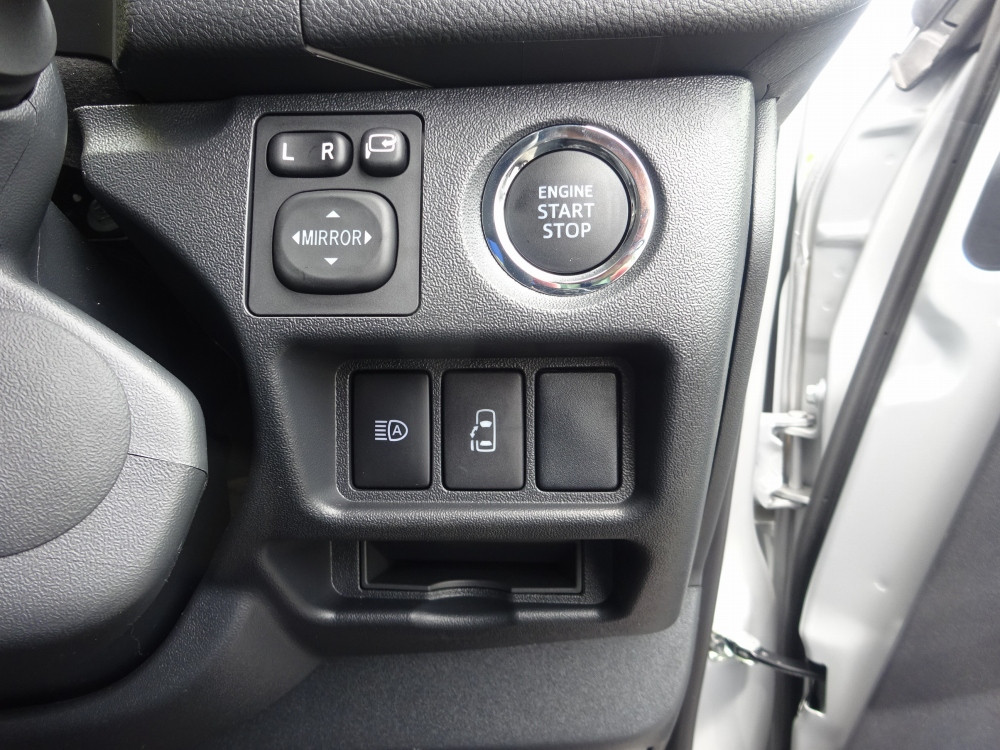 トヨタ ハイエースコミューター 3DF-GDH223B(2WD)の写真37