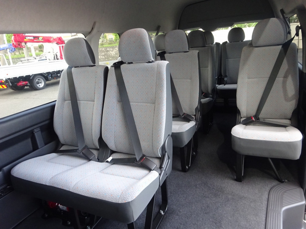 トヨタ ハイエースコミューター 3DF-GDH223Bの写真13