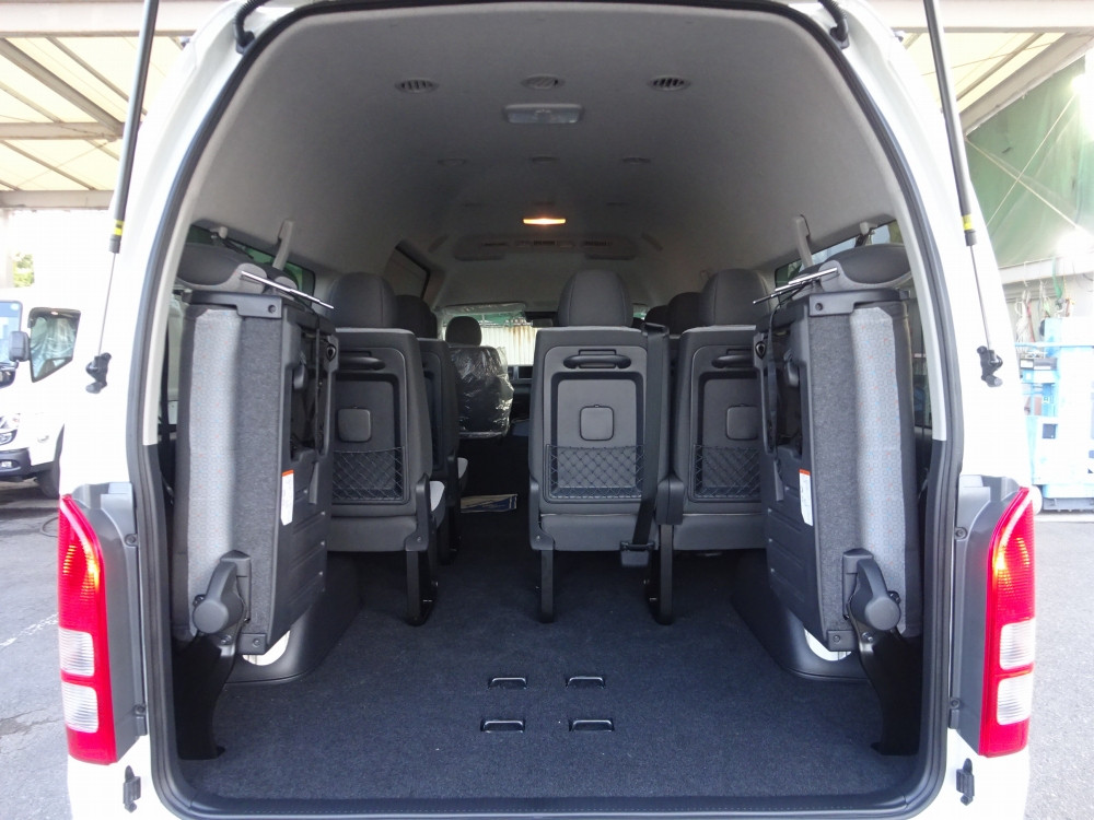 トヨタ ハイエースコミューター 3DF-GDH223Bの写真19