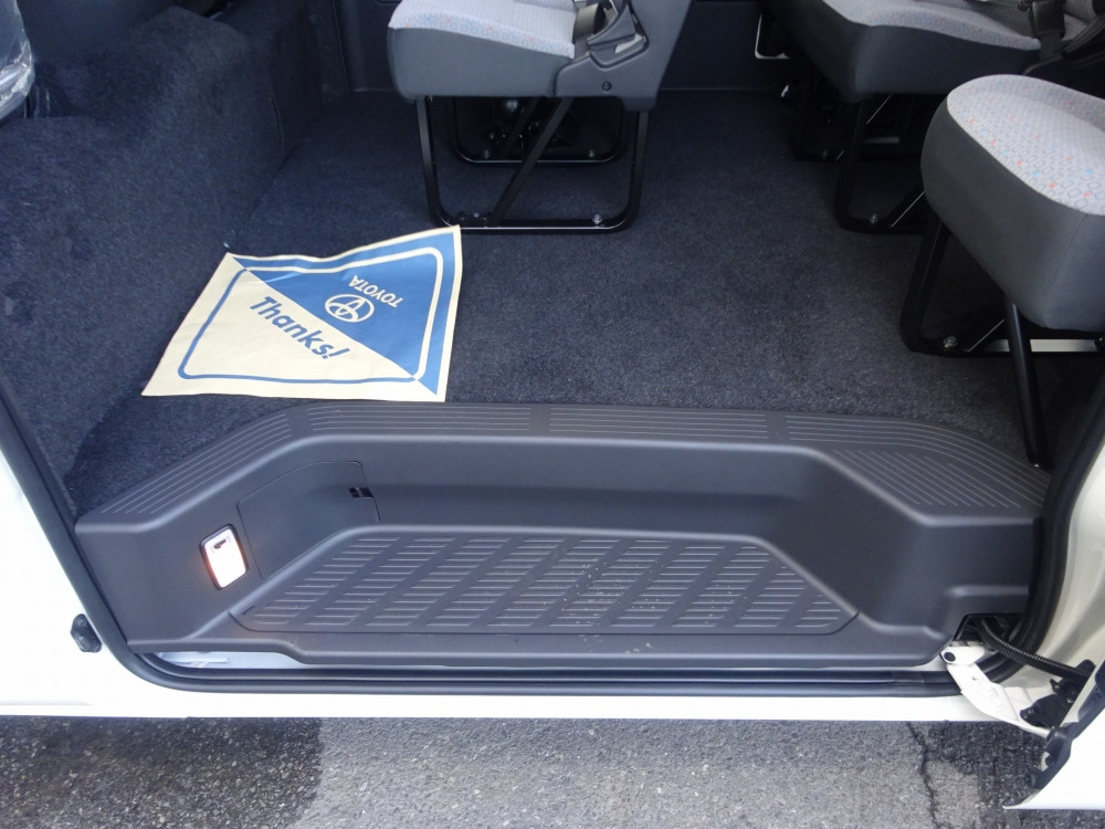 トヨタ ハイエースコミューター 3DF-GDH223Bの写真25