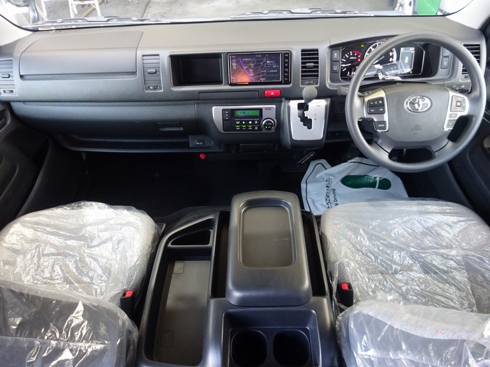 トヨタ ハイエースコミューター 3DF-GDH223Bの写真34