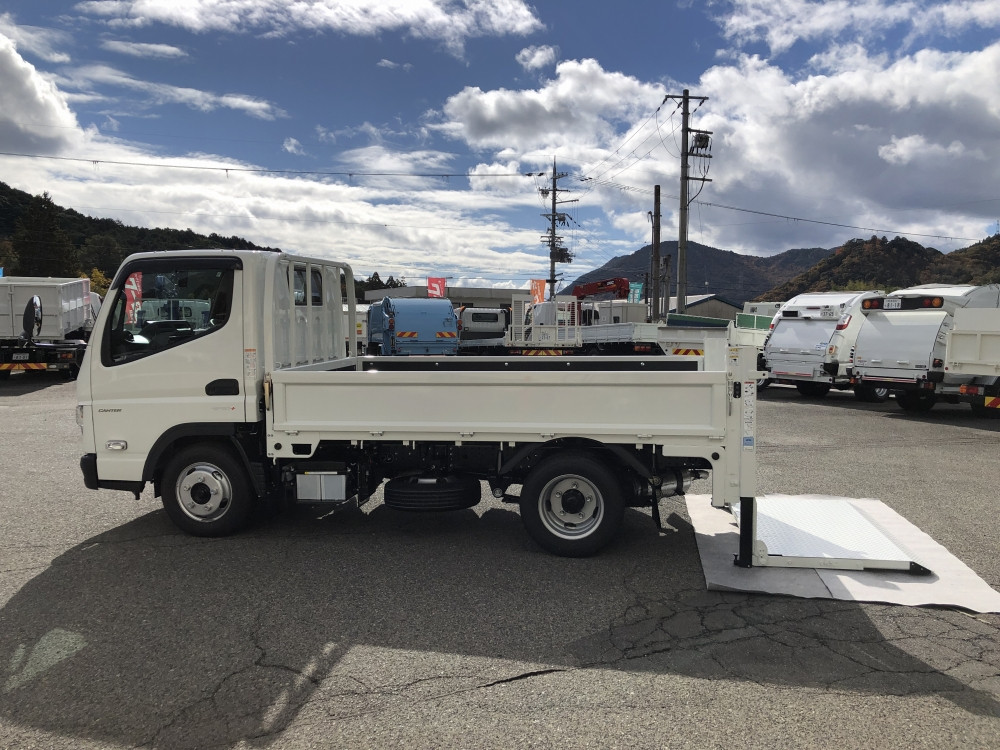 三菱 キャンター 2RG-FBA20(2WD)の写真7