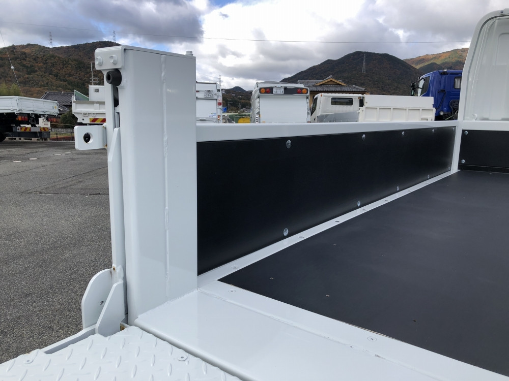 三菱 キャンター 2RG-FBA20(2WD)の写真13