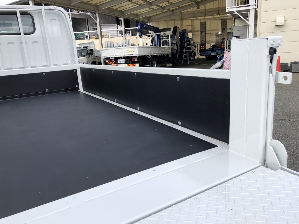 三菱 キャンター 2RG-FBA20(2WD)の写真14